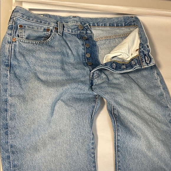 Levi’s 501 Jeans - Picture 6 of 11
